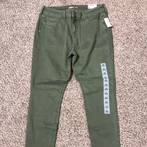 NWT Old Navy Jeans Size 16 Rockstar